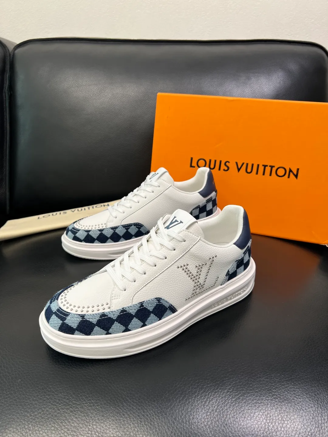 Men's shoes 💰740 Lv high quality top crafts Louis Vuitton, sports sneakers counter synchronization, uppers imported from Italy, high quality splicing colorful complex crafts, imported cowhide lining soft and comfortable, soles: original soles specially provided by the original factory, T men's shoes 💰U exclusive movable molded soles super comfortable, original factory single goods, code number 38-44 (customized 45)